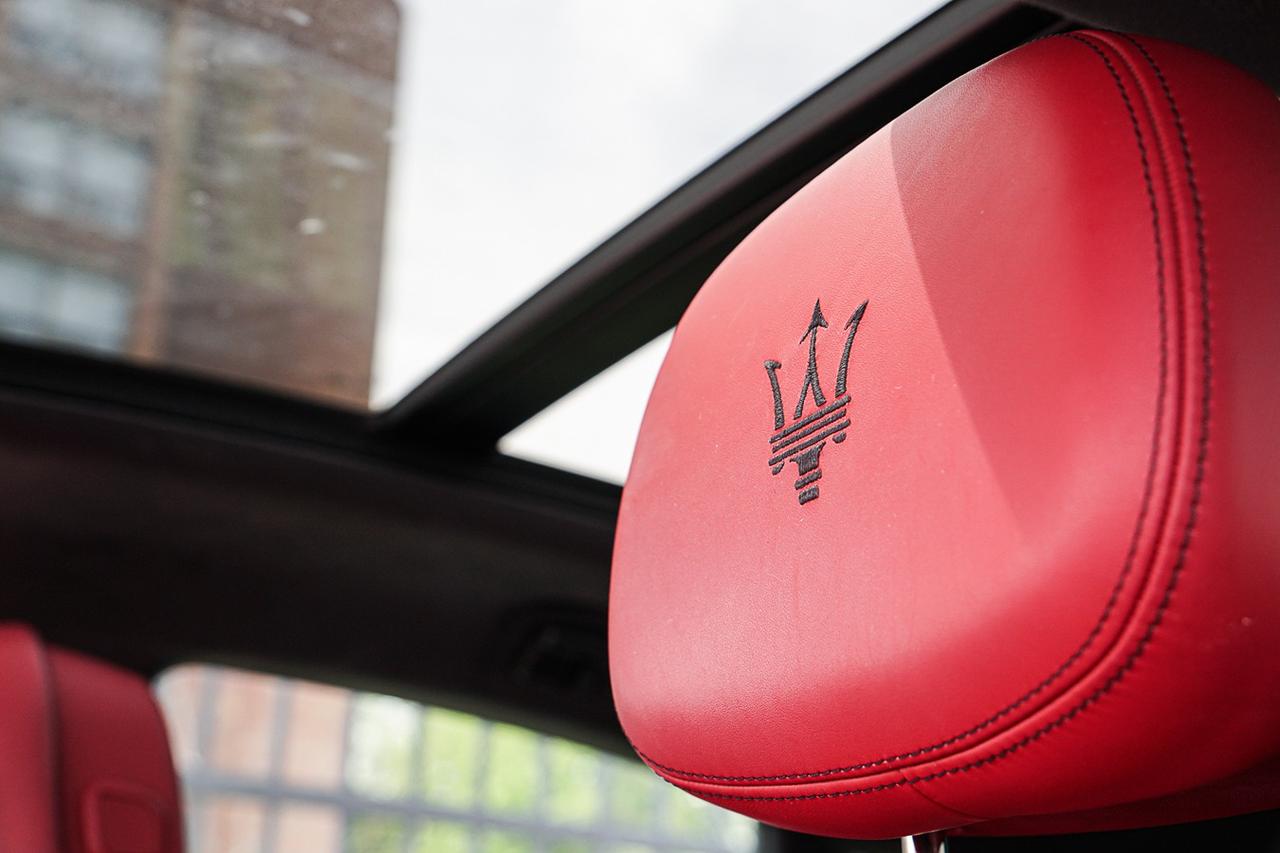 2022 Maserati Levante GT AWD | ONE OWNER | BSM | NAVI | WOOD TRIM Photo