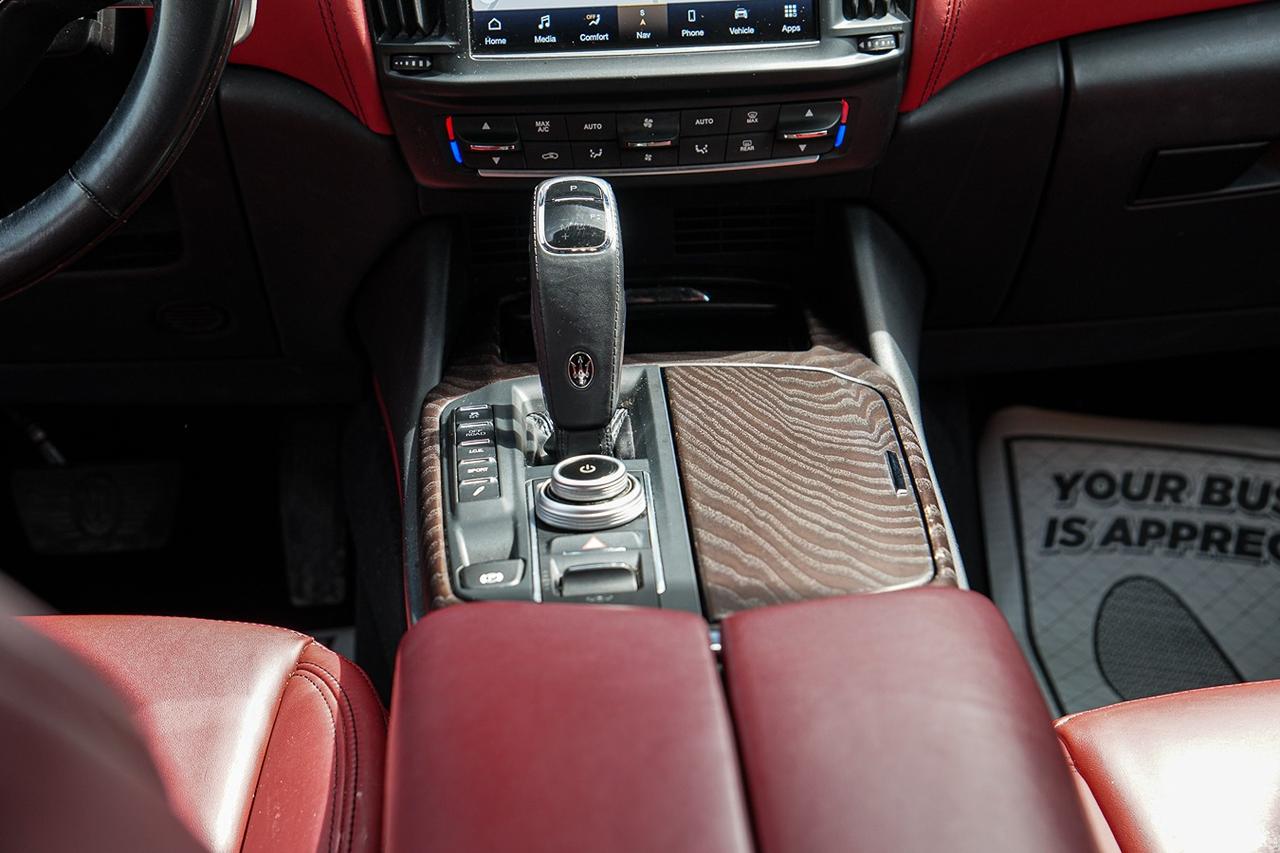 2022 Maserati Levante GT AWD | ONE OWNER | BSM | NAVI | WOOD TRIM Photo