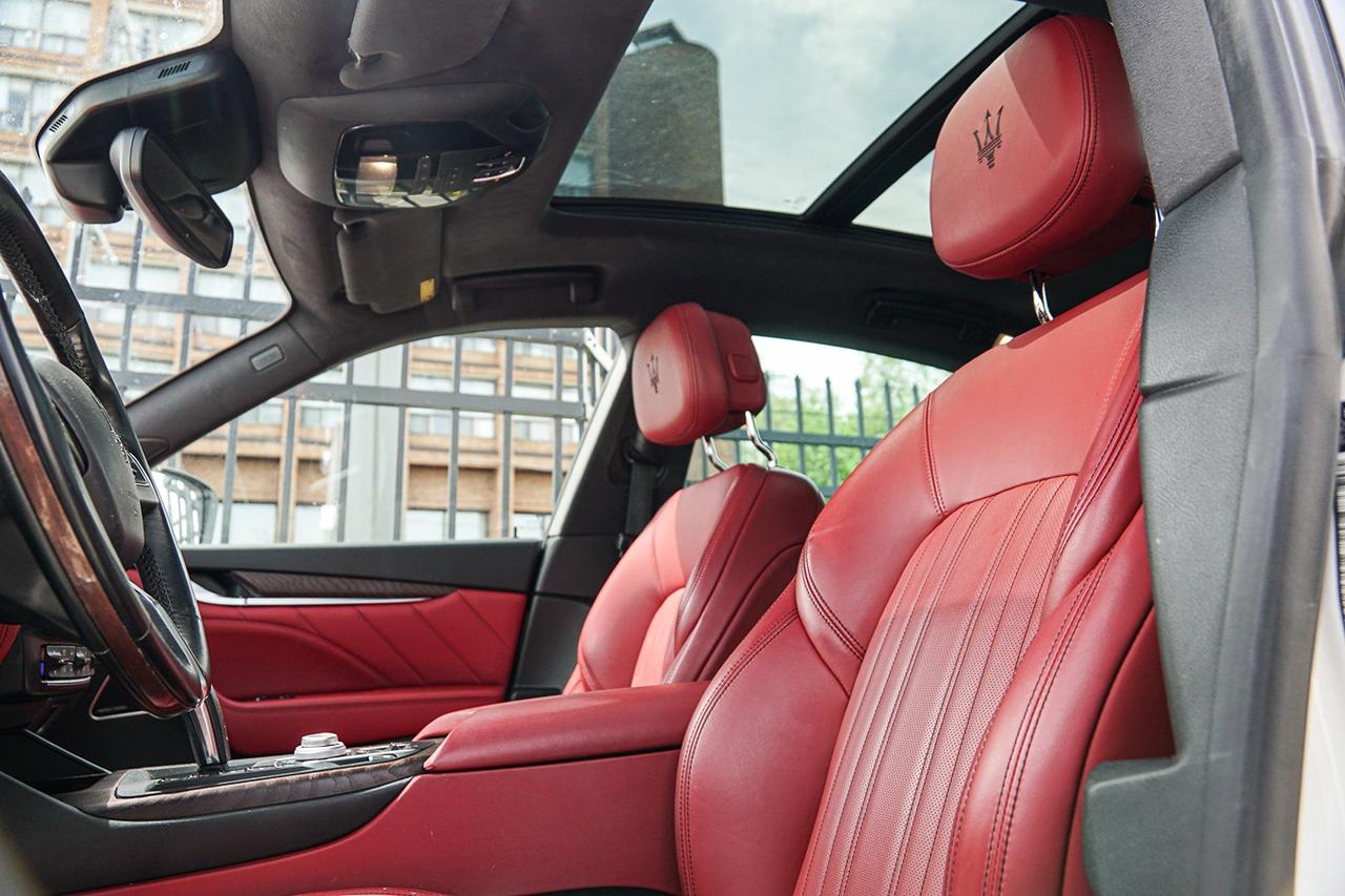2022 Maserati Levante GT AWD | ONE OWNER | BSM | NAVI | WOOD TRIM Photo