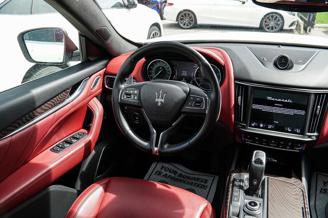 2022 Maserati Levante GT AWD | ONE OWNER | BSM | NAVI | WOOD TRIM Photo