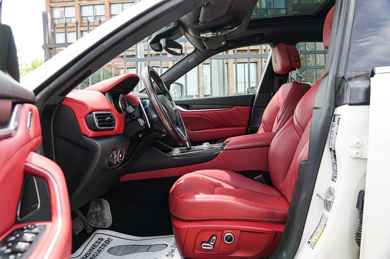 2022 Maserati Levante GT AWD | ONE OWNER | BSM | NAVI | WOOD TRIM Photo