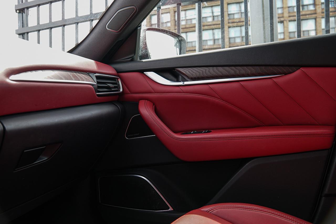 2022 Maserati Levante GT AWD | ONE OWNER | BSM | NAVI | WOOD TRIM Photo