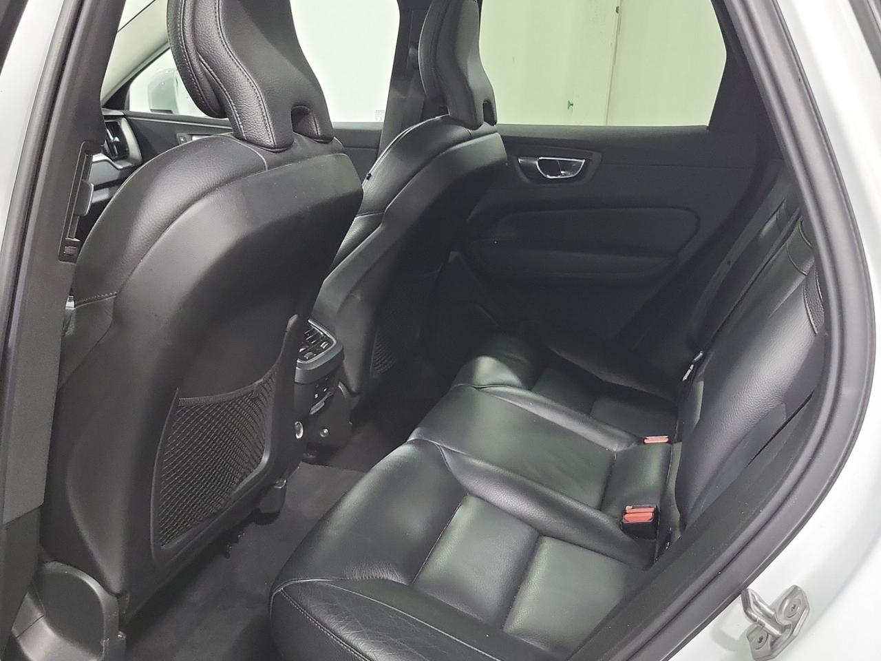 2020 Volvo XC60 Momentum T6 AWD | NO ACCIDENT|PANO | NAVI | CAM | Photo