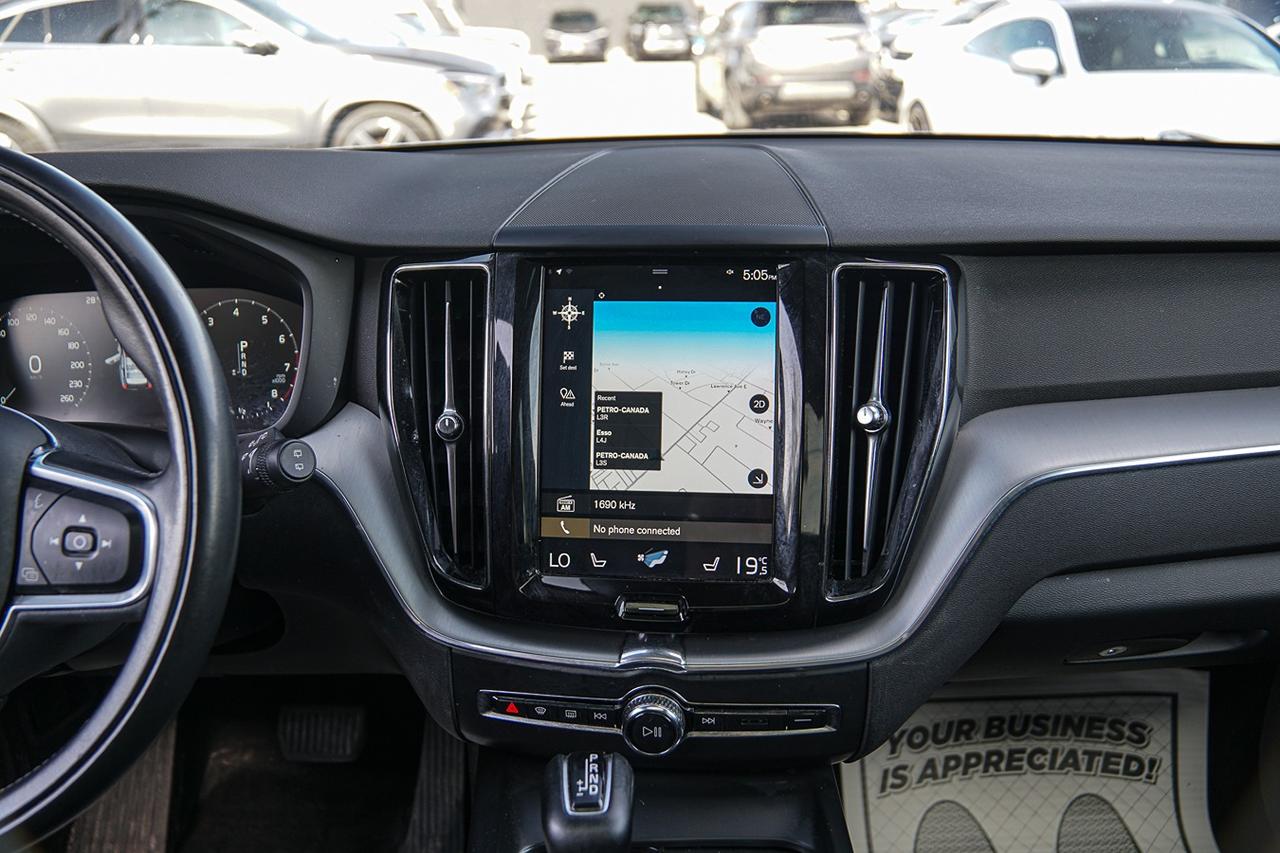 2020 Volvo XC60 Momentum T6 AWD | NO ACCIDENT|PANO | NAVI | CAM | Photo