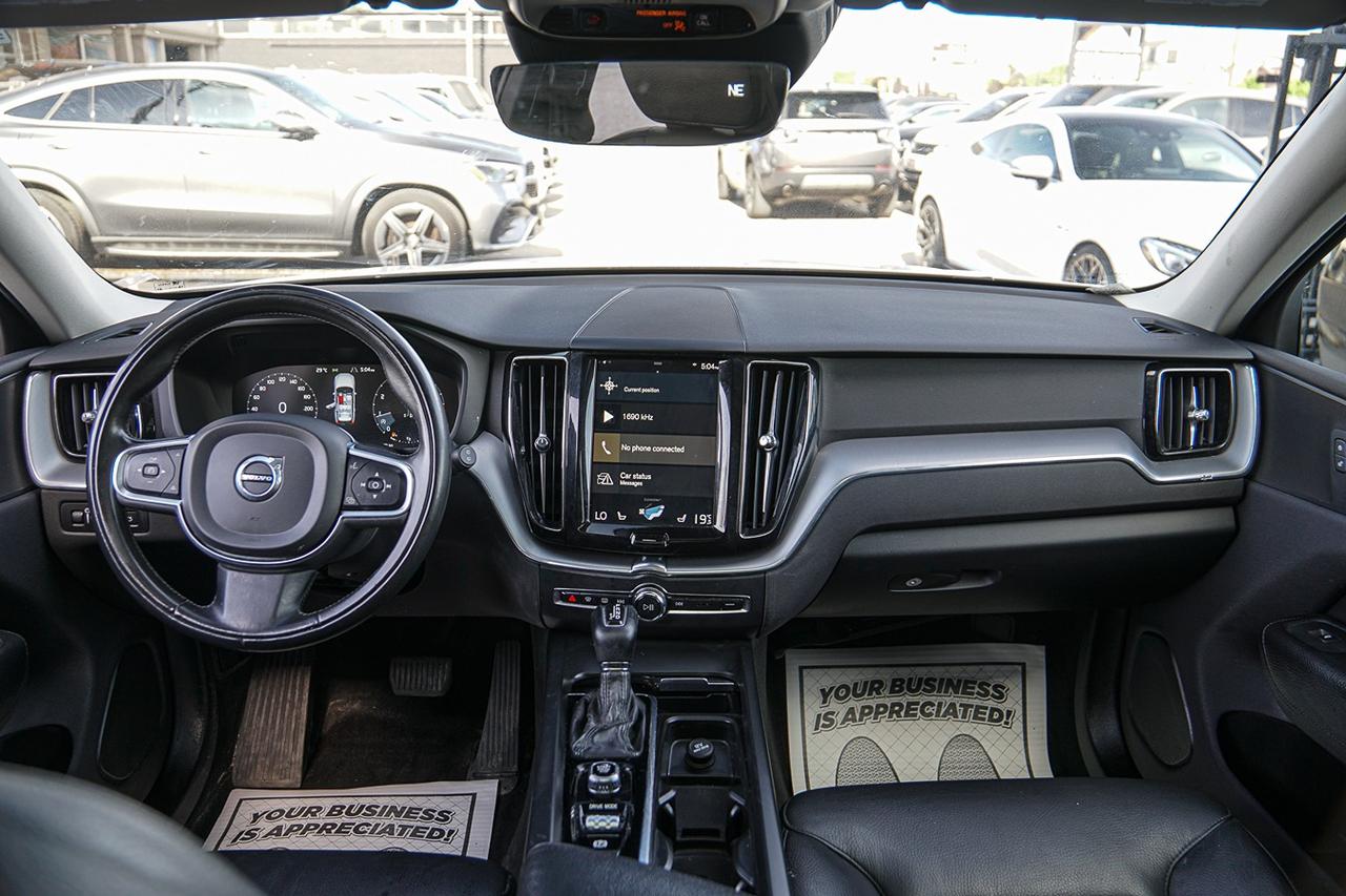 2020 Volvo XC60 Momentum T6 AWD | NO ACCIDENT|PANO | NAVI | CAM | Photo