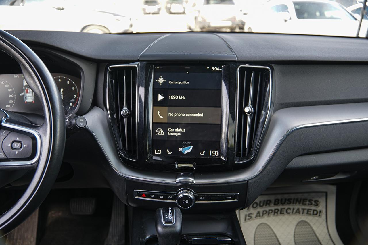 2020 Volvo XC60 Momentum T6 AWD | NO ACCIDENT|PANO | NAVI | CAM | Photo