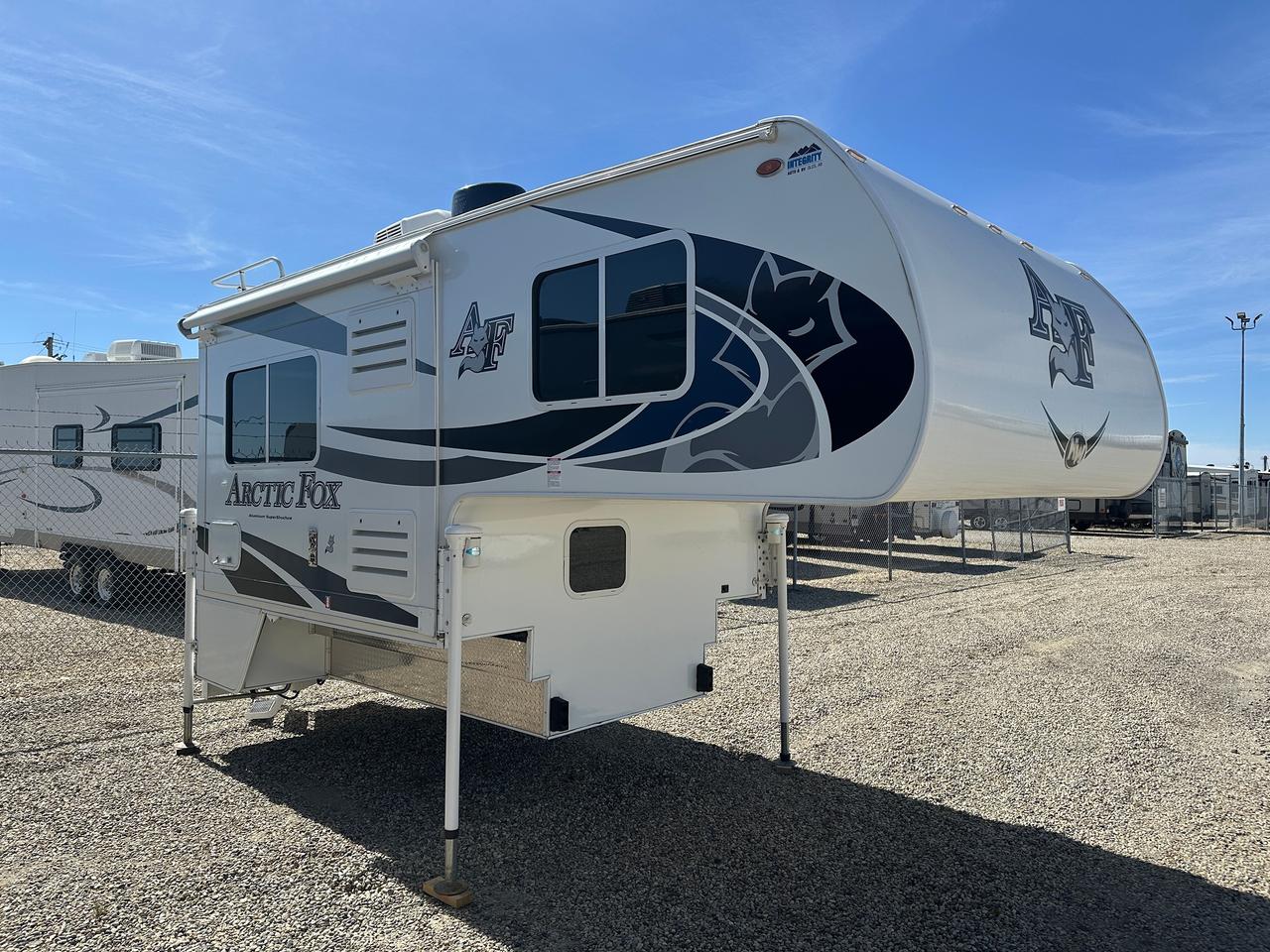 2020 ARCTIC FOX 811 