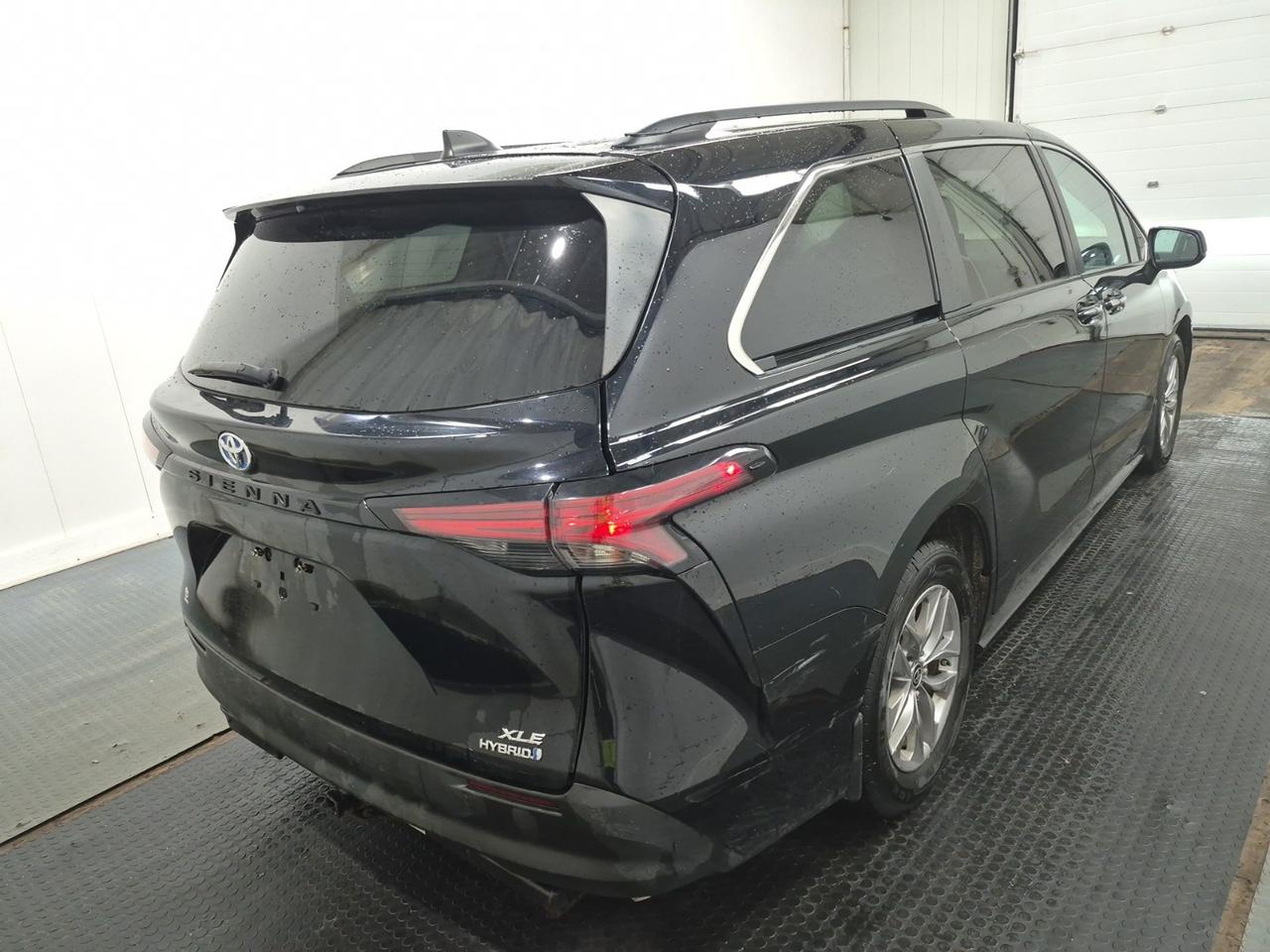 2022 Toyota Sienna XLE HYBRID |NO ACCIDENT|8 PASS|LEATHER|SUNROOF| Photo