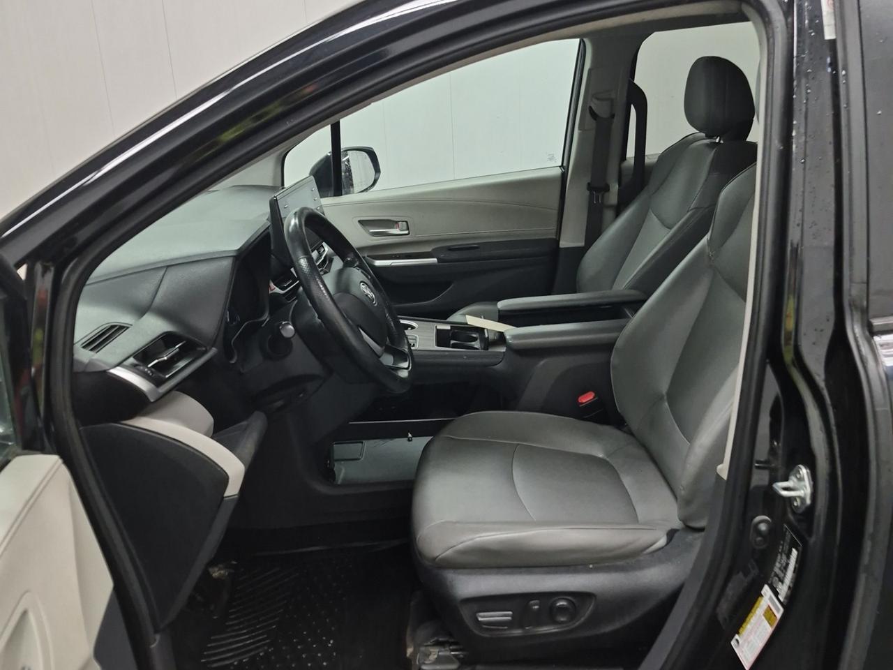 2022 Toyota Sienna XLE HYBRID |NO ACCIDENT|8 PASS|LEATHER|SUNROOF| Photo