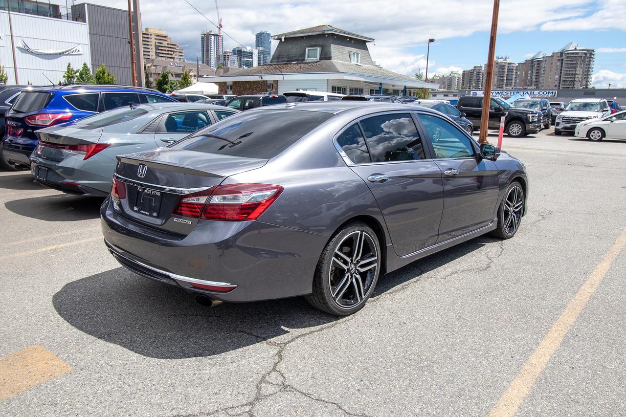 2017 Honda Accord EX Photo4