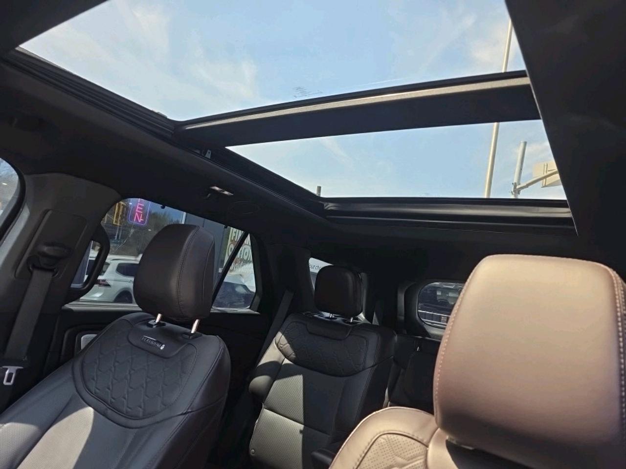 2025 Ford Explorer Platinum ULTIMATE PLATINUM Photo