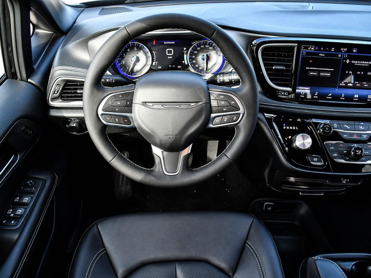 2027 Chrysler Pacifica Select FWD Photo