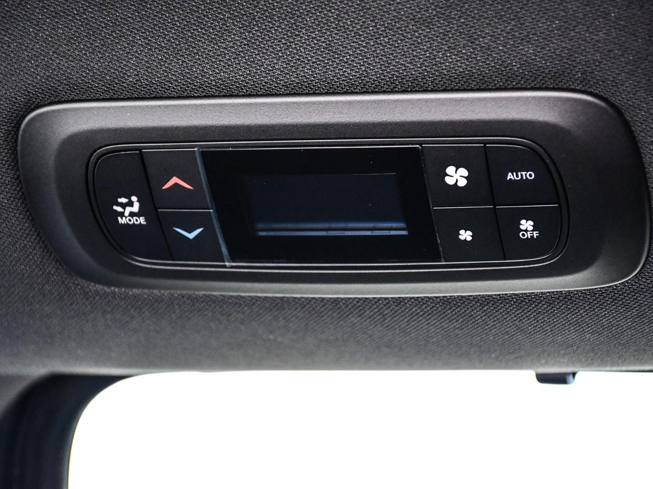 2027 Chrysler Pacifica Select FWD Photo