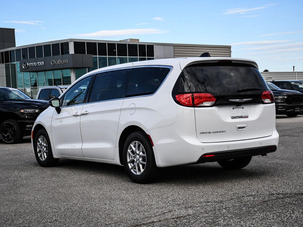 2027 Dodge Grand Caravan SXT 2WD Photo