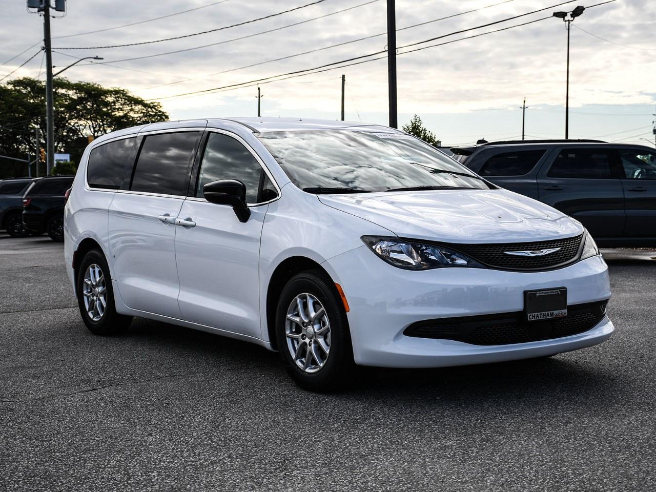 2027 Dodge Grand Caravan SXT 2WD Photo4