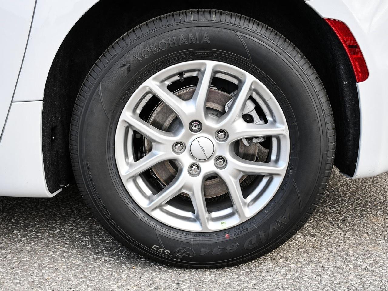 2027 Dodge Grand Caravan SXT 2WD Photo