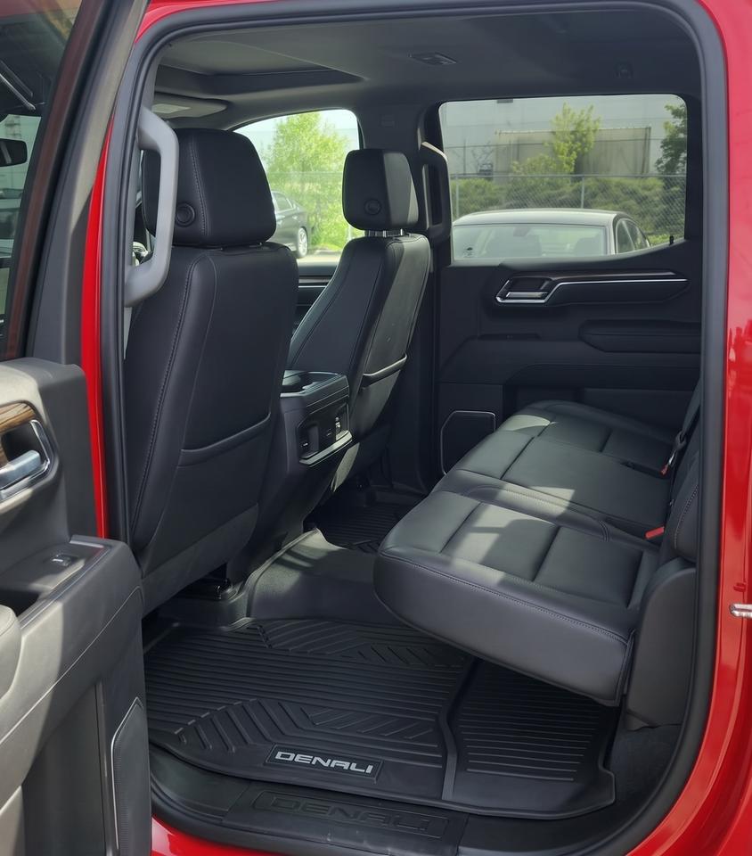 2022 Chevrolet Silverado 1500 LT TRAILBOSS / Z71 / ONE OWNER / LEATHER / ROOF Photo4