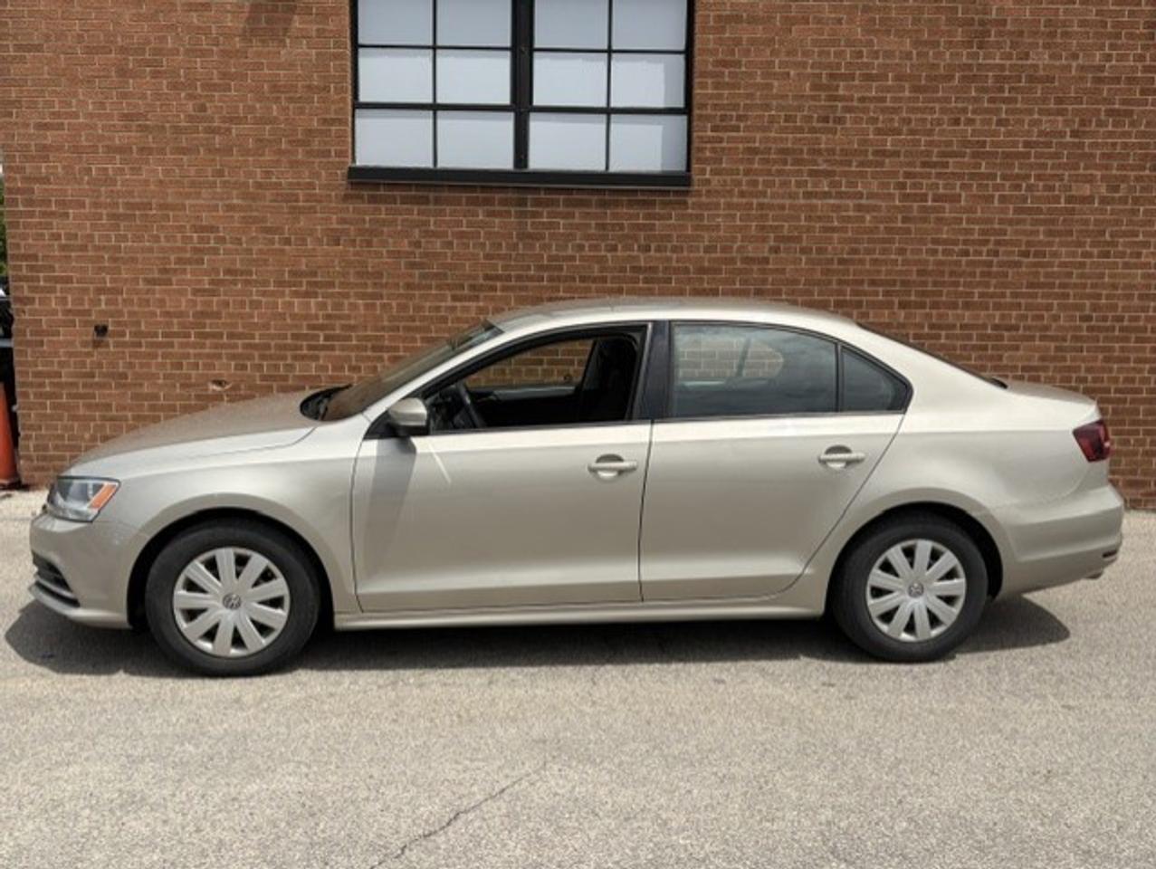 2016 Volkswagen Jetta 4dr 1.4 TSI Auto Trendline Photo