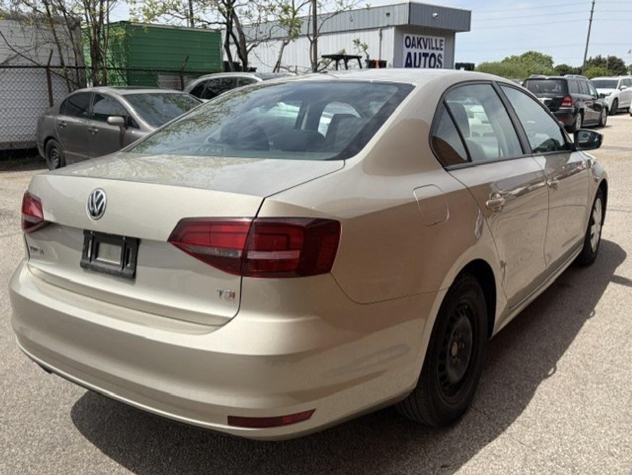 2016 Volkswagen Jetta 4dr 1.4 TSI Auto Trendline Photo