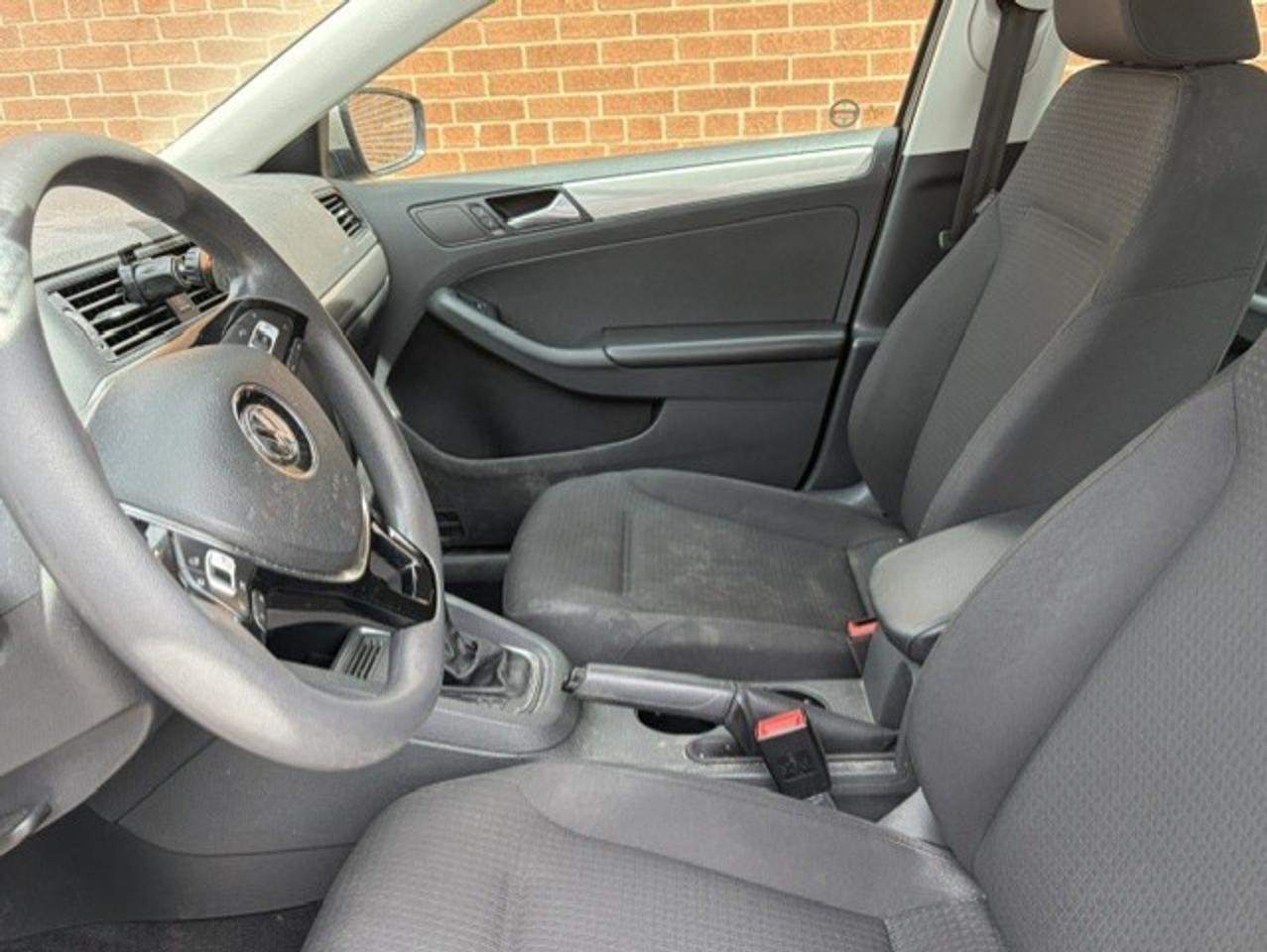 2016 Volkswagen Jetta 4dr 1.4 TSI Auto Trendline Photo