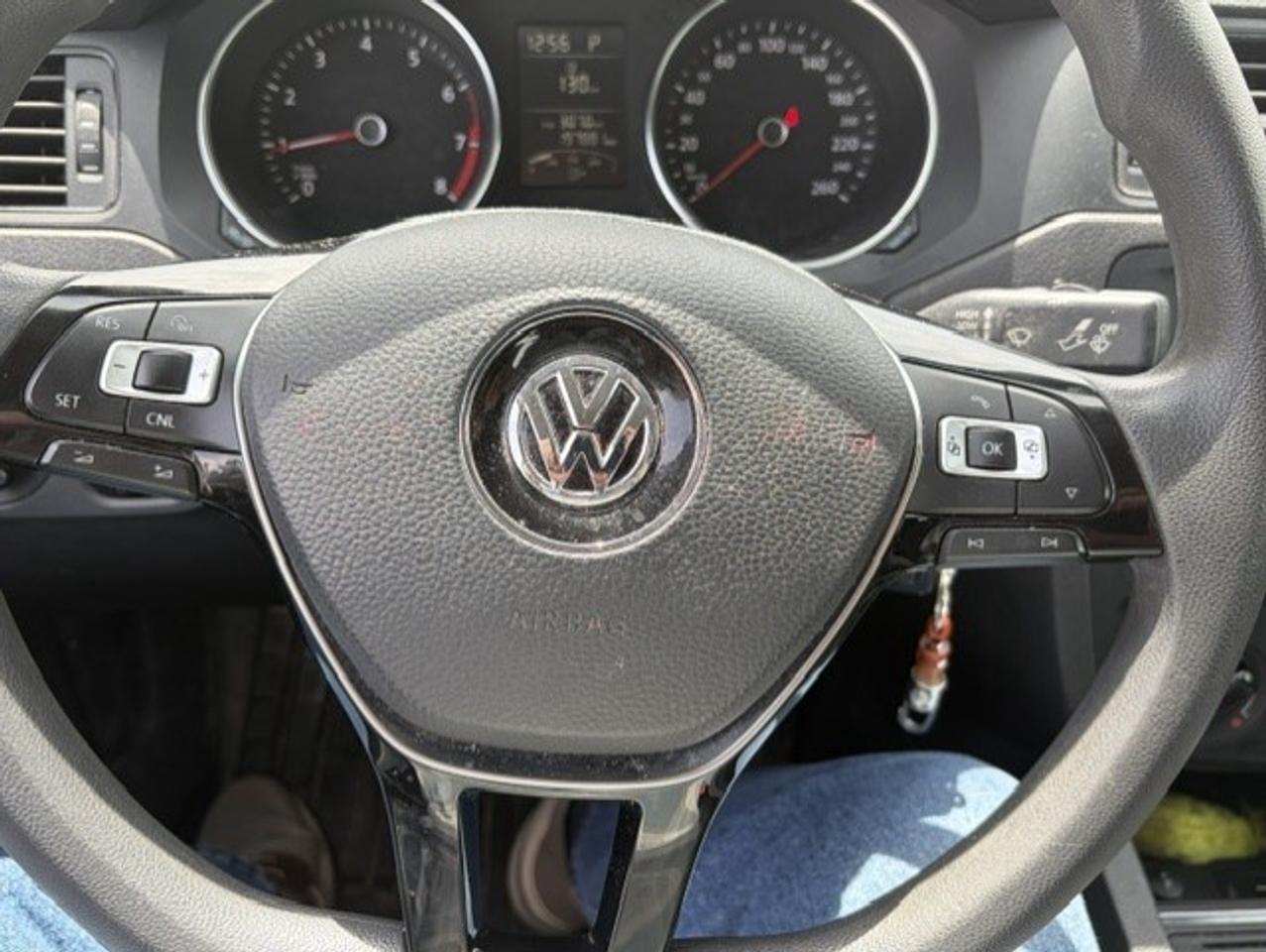 2016 Volkswagen Jetta 4dr 1.4 TSI Auto Trendline Photo