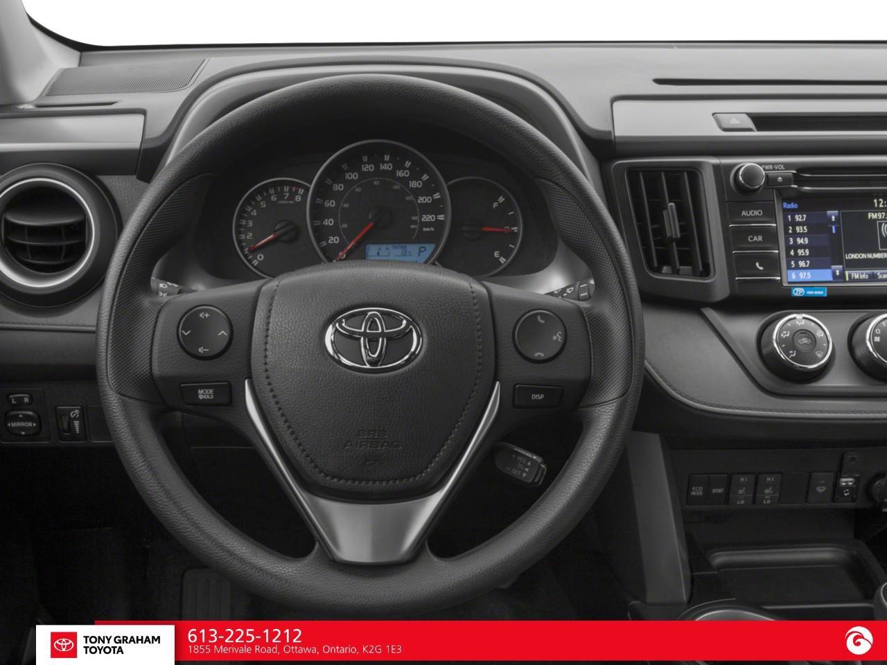 2018 Toyota RAV4 LE Photo3