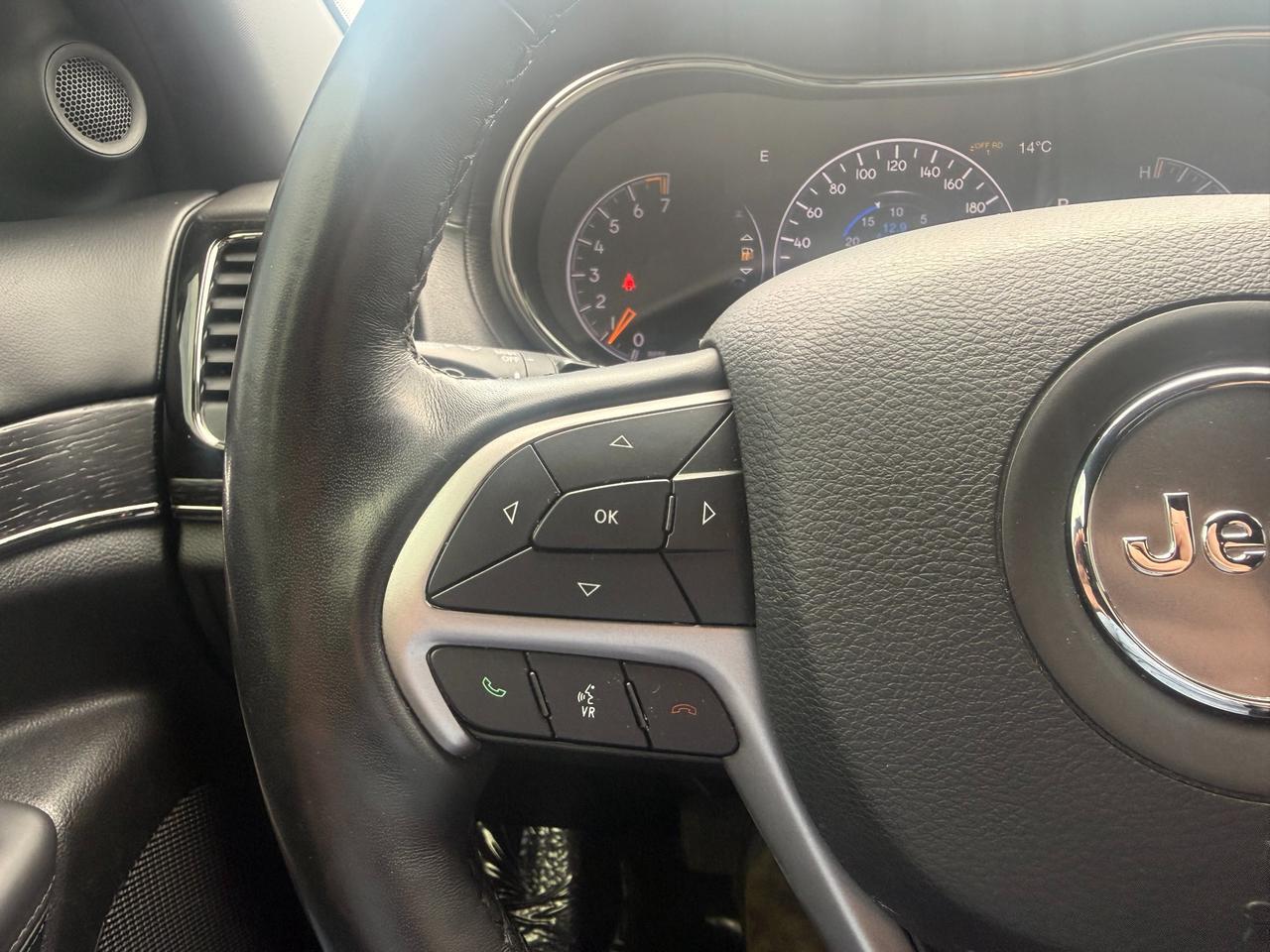 2020 Jeep Grand Cherokee Overland Photo
