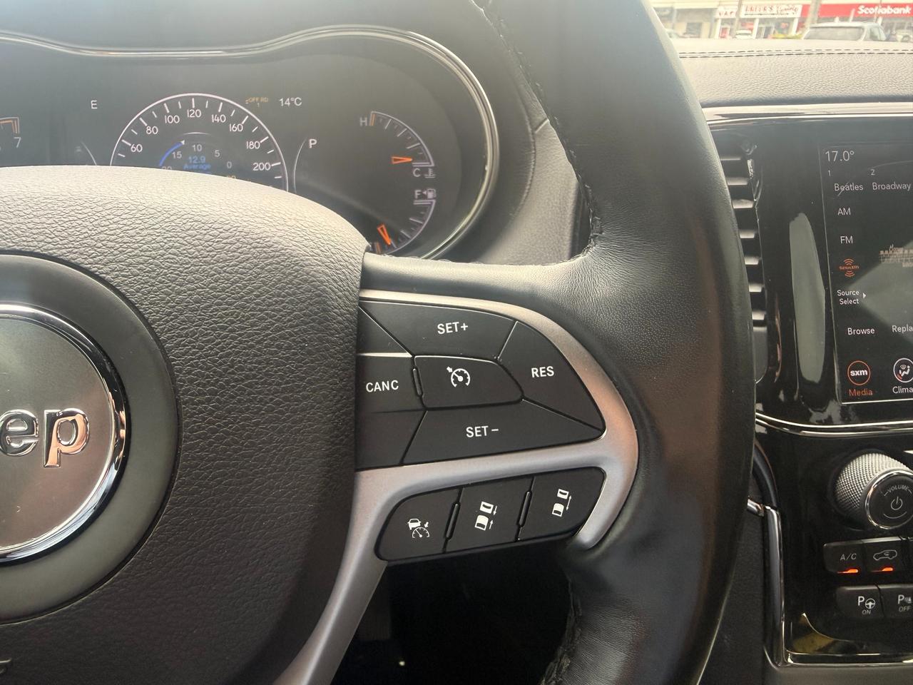 2020 Jeep Grand Cherokee Overland Photo