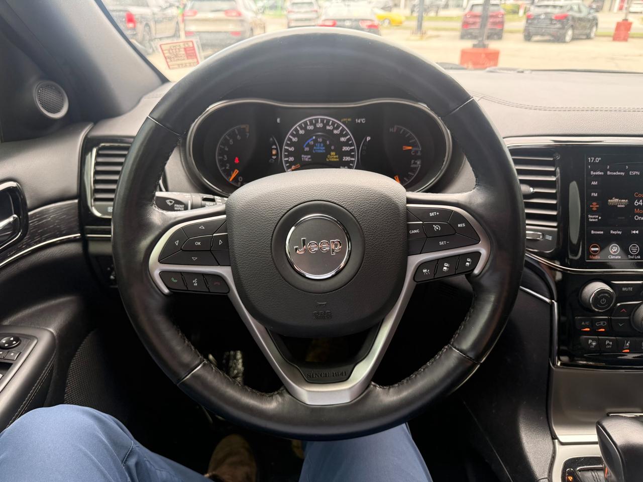 2020 Jeep Grand Cherokee Overland Photo