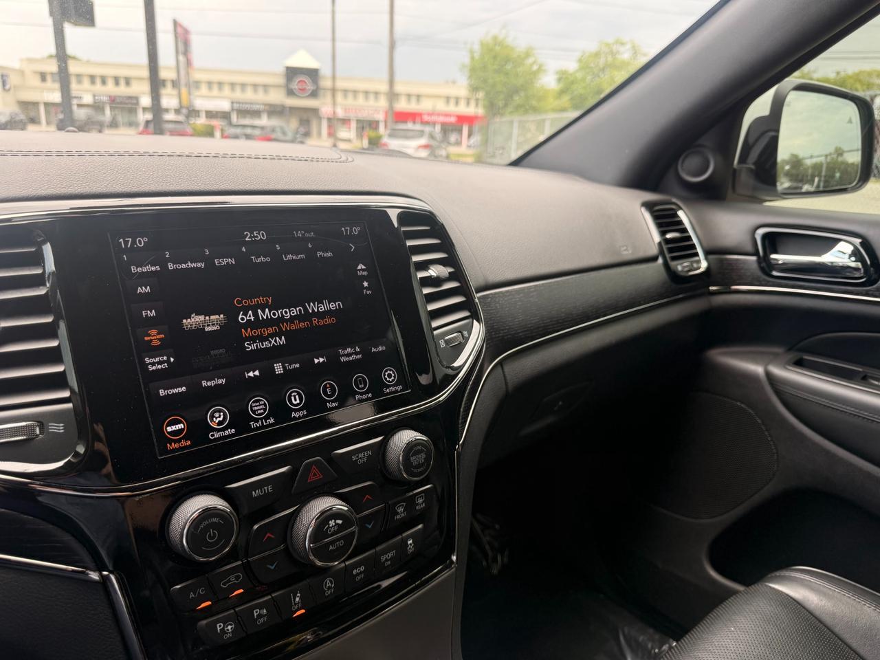 2020 Jeep Grand Cherokee Overland Photo
