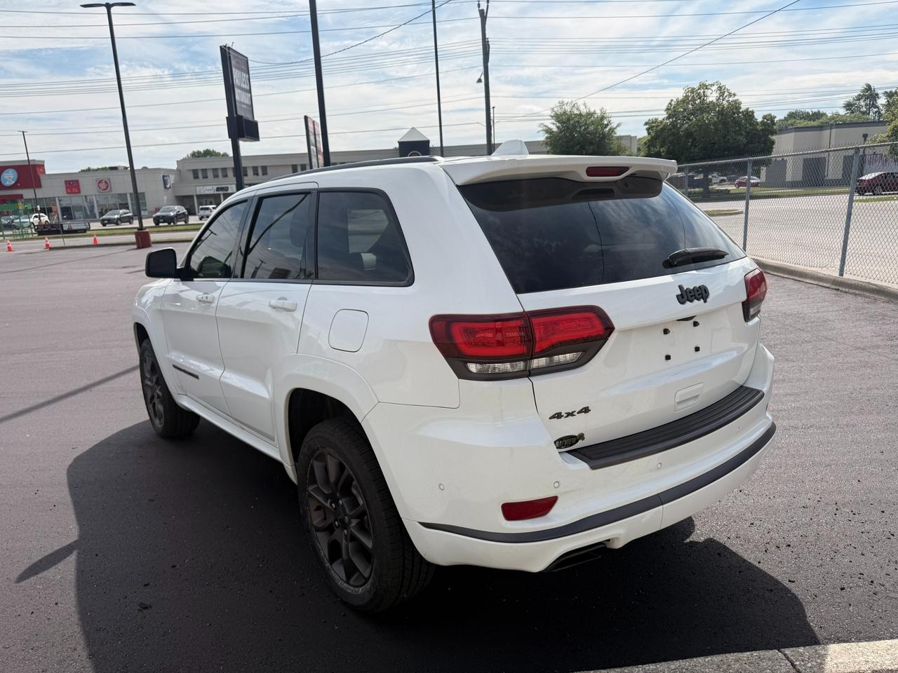 2020 Jeep Grand Cherokee Overland Photo
