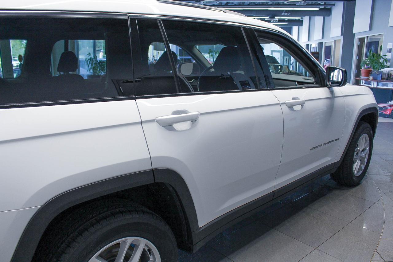 2023 Jeep Grand Cherokee L Laredo HEATED SEATS/STEERING WHEEL - APPLE CARPLAY AND ANDROID AUTO - CLOTH UPHOLSTERY Photo
