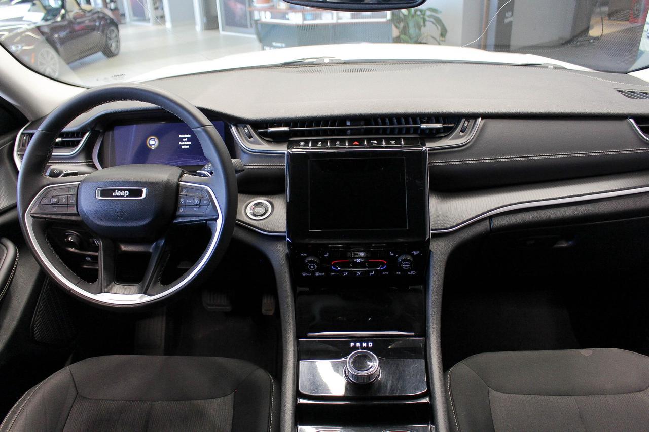2023 Jeep Grand Cherokee L Laredo HEATED SEATS/STEERING WHEEL - APPLE CARPLAY AND ANDROID AUTO - CLOTH UPHOLSTERY Photo