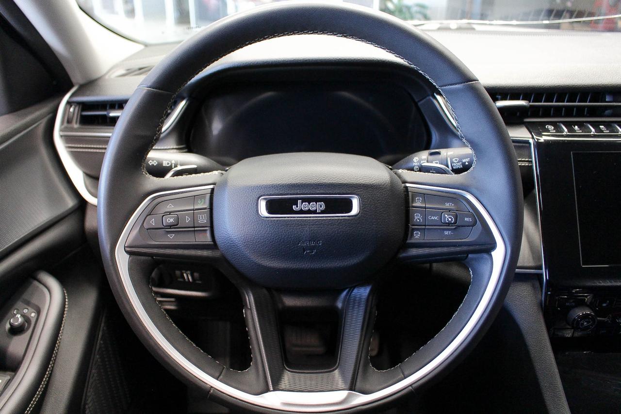 2023 Jeep Grand Cherokee L Laredo HEATED SEATS/STEERING WHEEL - APPLE CARPLAY AND ANDROID AUTO - CLOTH UPHOLSTERY Photo