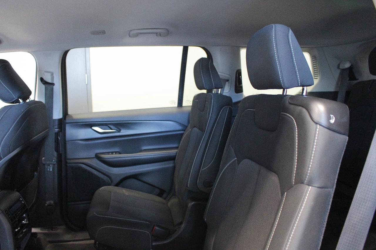 2023 Jeep Grand Cherokee L Laredo HEATED SEATS/STEERING WHEEL - APPLE CARPLAY AND ANDROID AUTO - CLOTH UPHOLSTERY Photo
