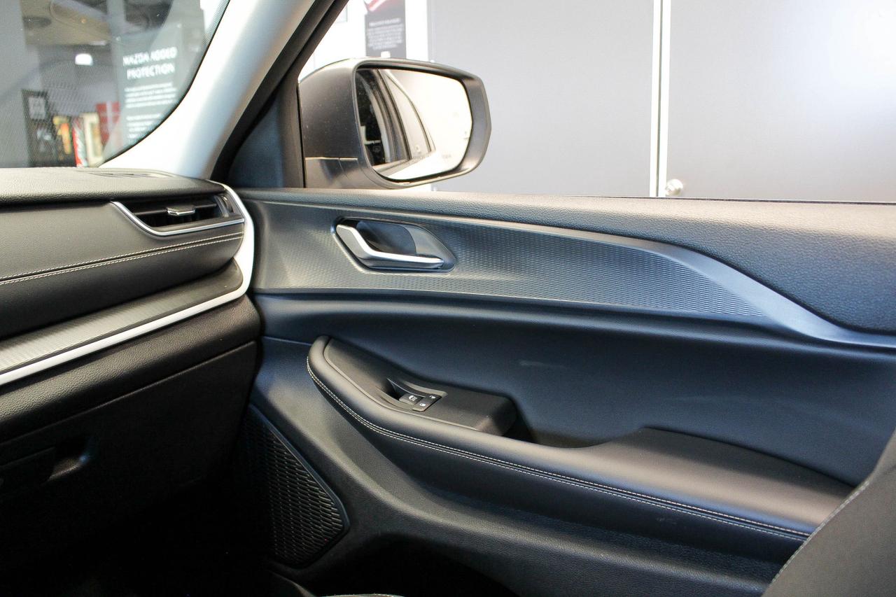 2023 Jeep Grand Cherokee L Laredo HEATED SEATS/STEERING WHEEL - APPLE CARPLAY AND ANDROID AUTO - CLOTH UPHOLSTERY Photo