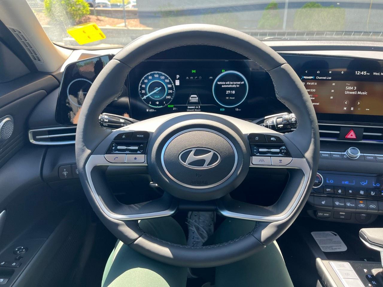 2026 Hyundai Elantra Hybrid Luxury Sedan Photo