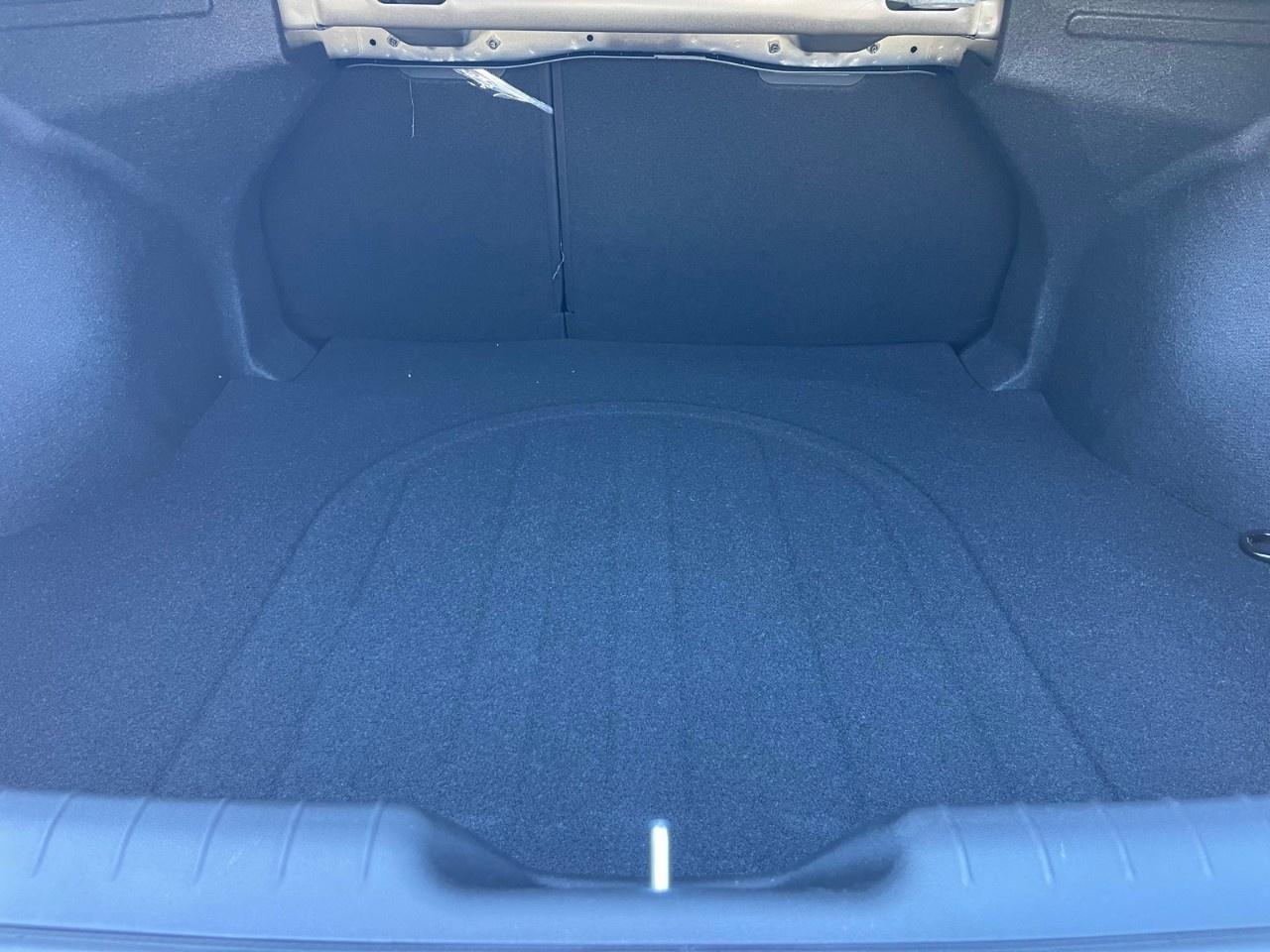 2026 Hyundai Elantra Hybrid Luxury Sedan Photo