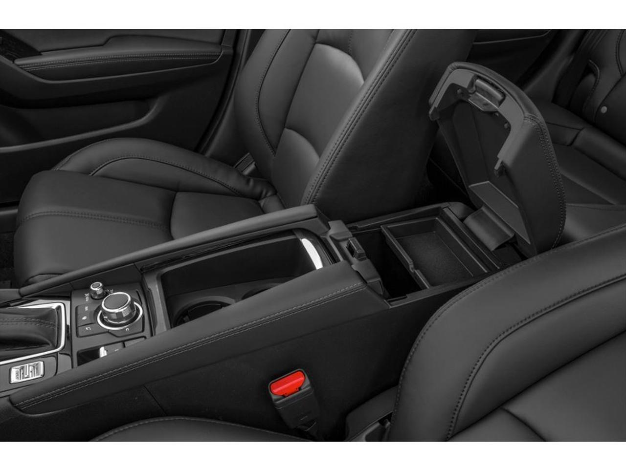 2018 Mazda MAZDA3 SE Photo