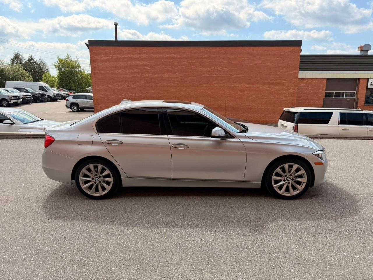 2014 BMW 3 Series 4dr Sdn 320i xDrive AWD Photo3