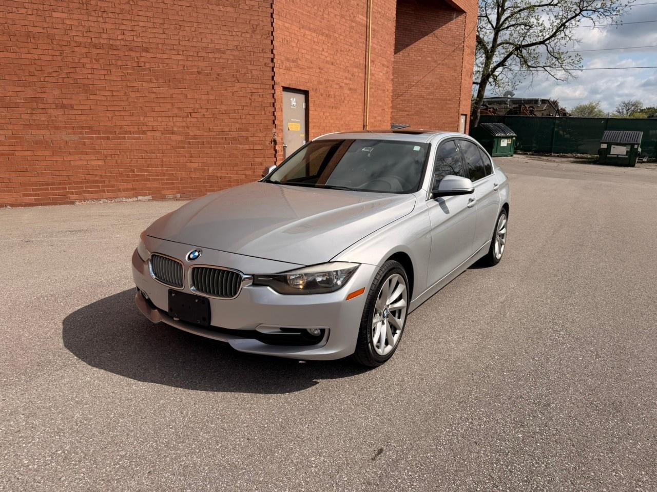 Used 2014 BMW 3 Series 4dr Sdn 320i xDrive AWD for sale in Burlington, ON