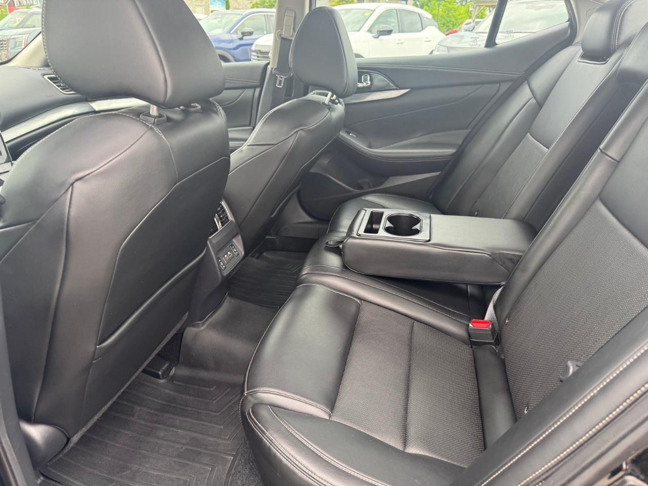 2019 Nissan Maxima  Photo