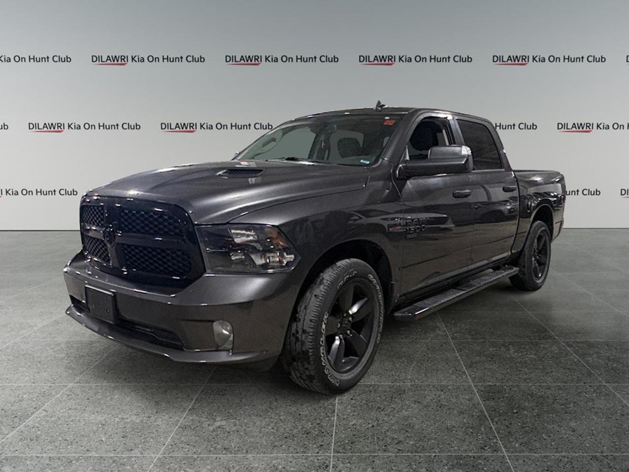 Used 2021 RAM 1500 Classic Express 5.7L Hemi for sale in Nepean, ON