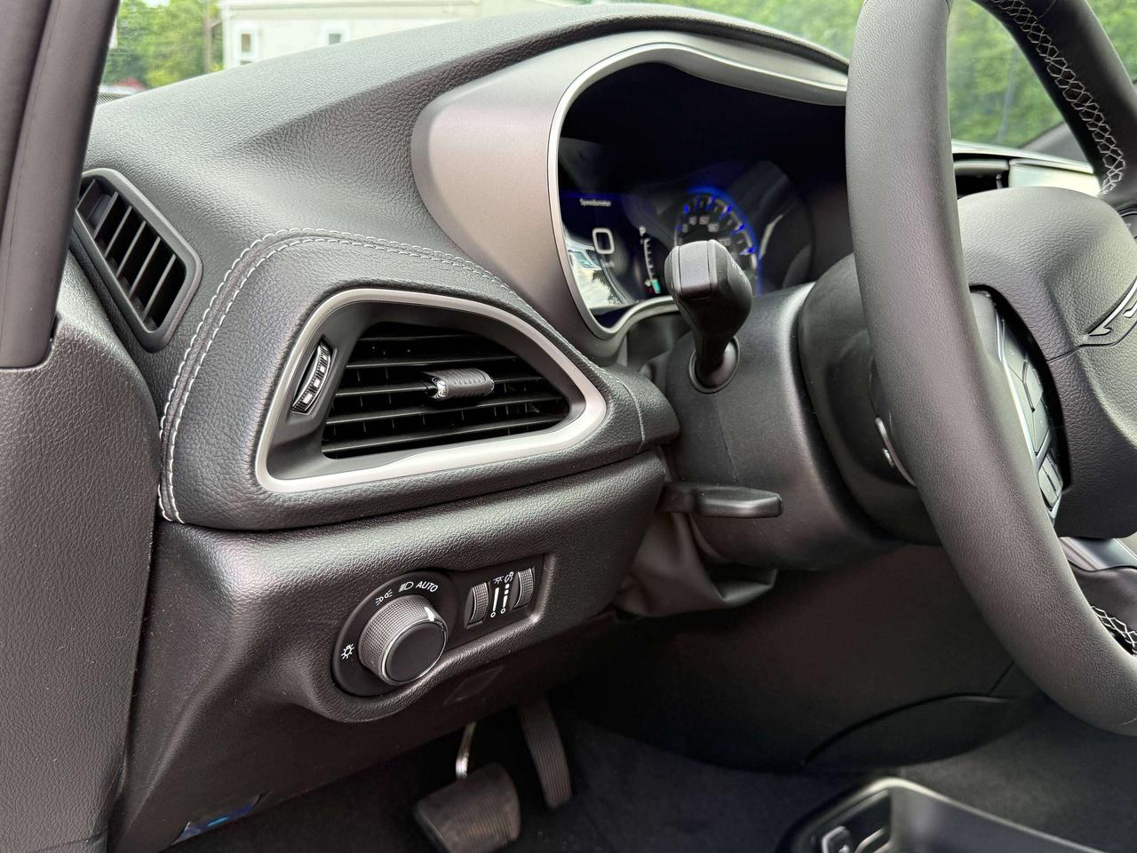 2027 Chrysler Pacifica Select FWD Photo