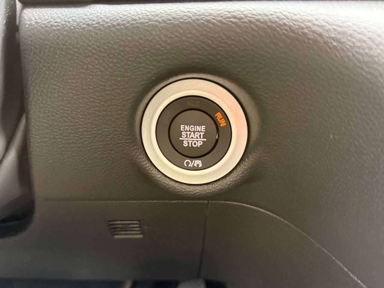 2027 Chrysler Pacifica Select FWD Photo