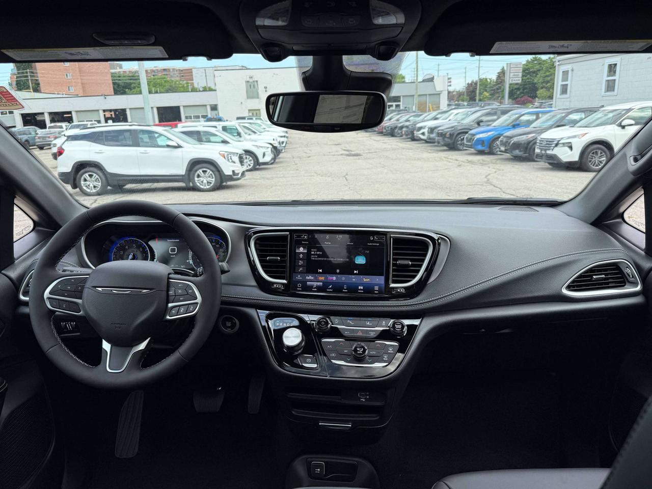 2027 Chrysler Pacifica Select FWD Photo