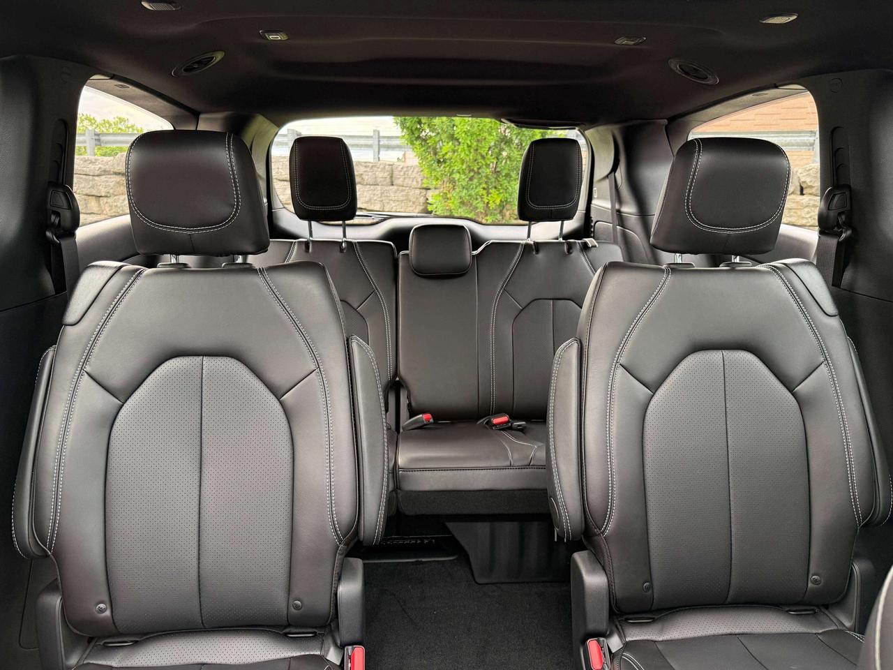 2027 Chrysler Pacifica Select FWD Photo