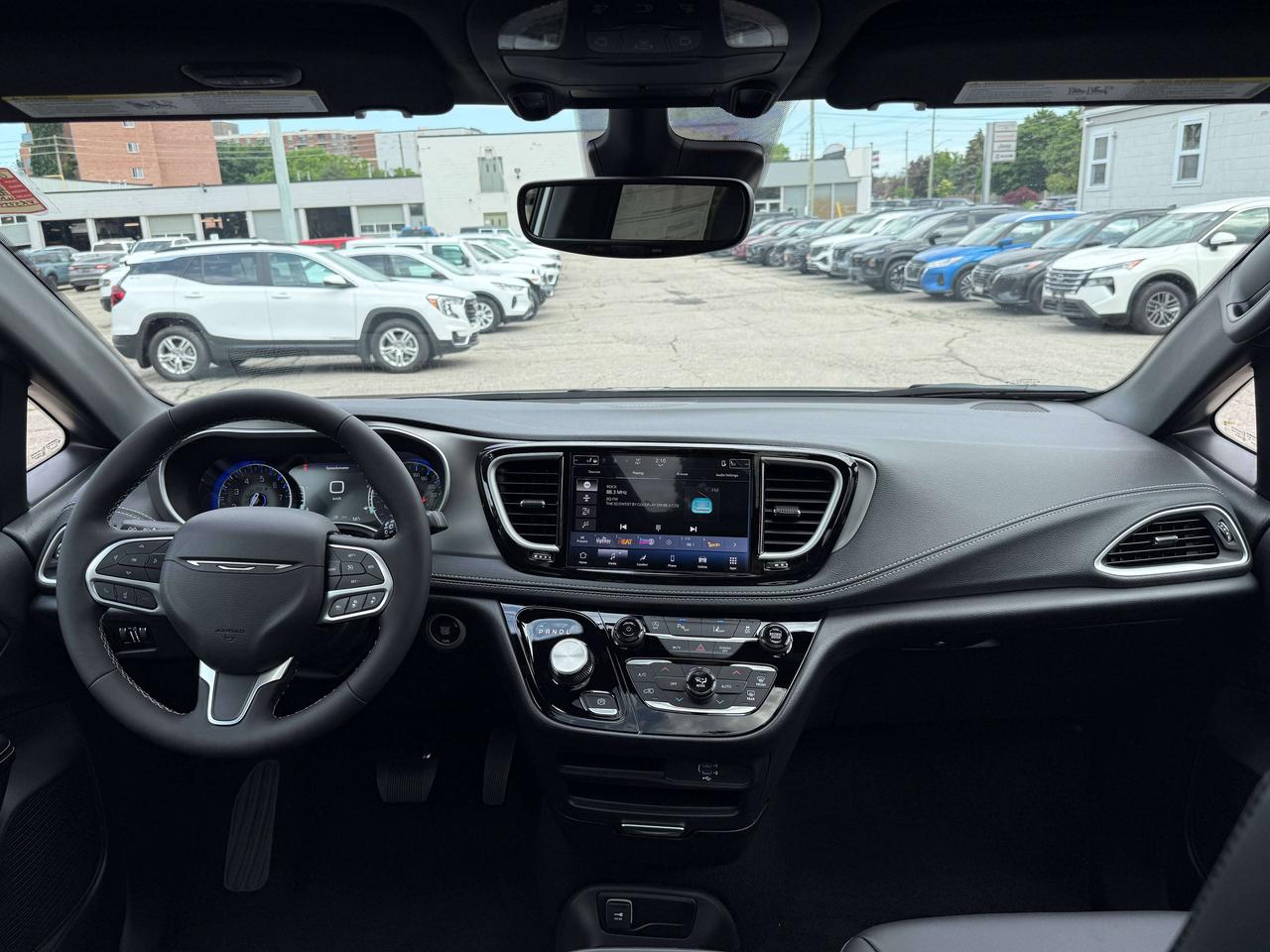 2027 Chrysler Pacifica Select FWD Photo