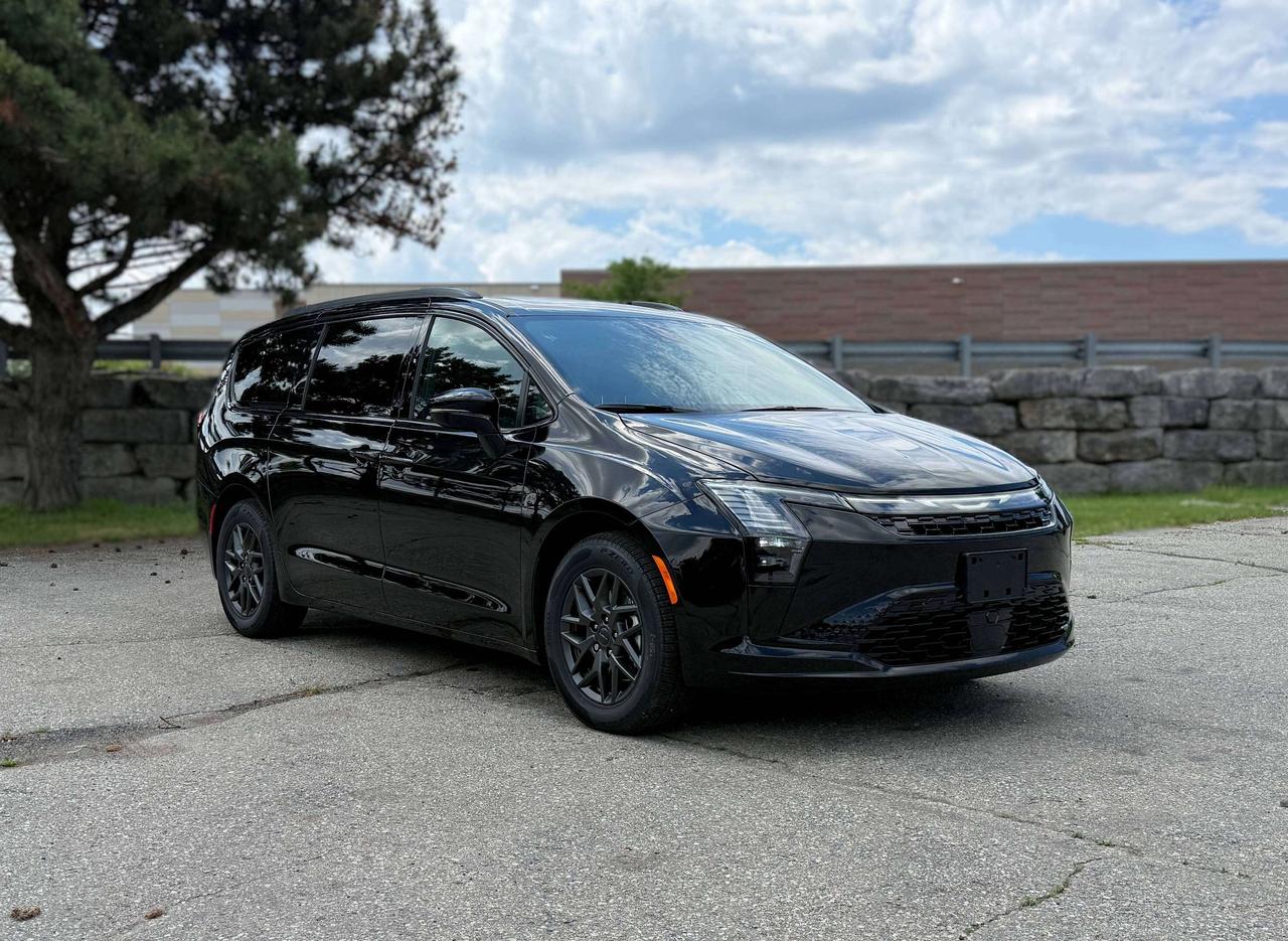 2027 Chrysler Pacifica Select FWD Photo