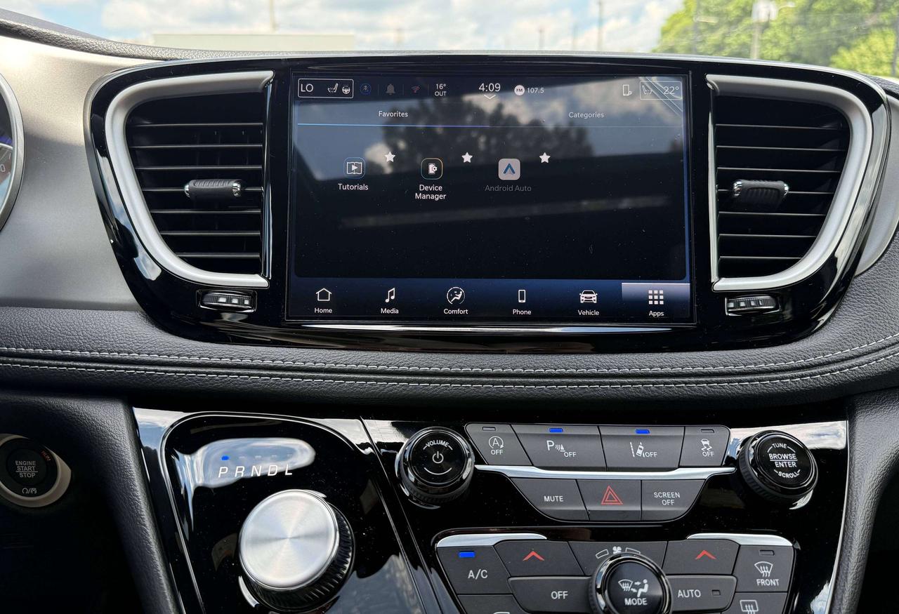2027 Chrysler Pacifica Select FWD Photo
